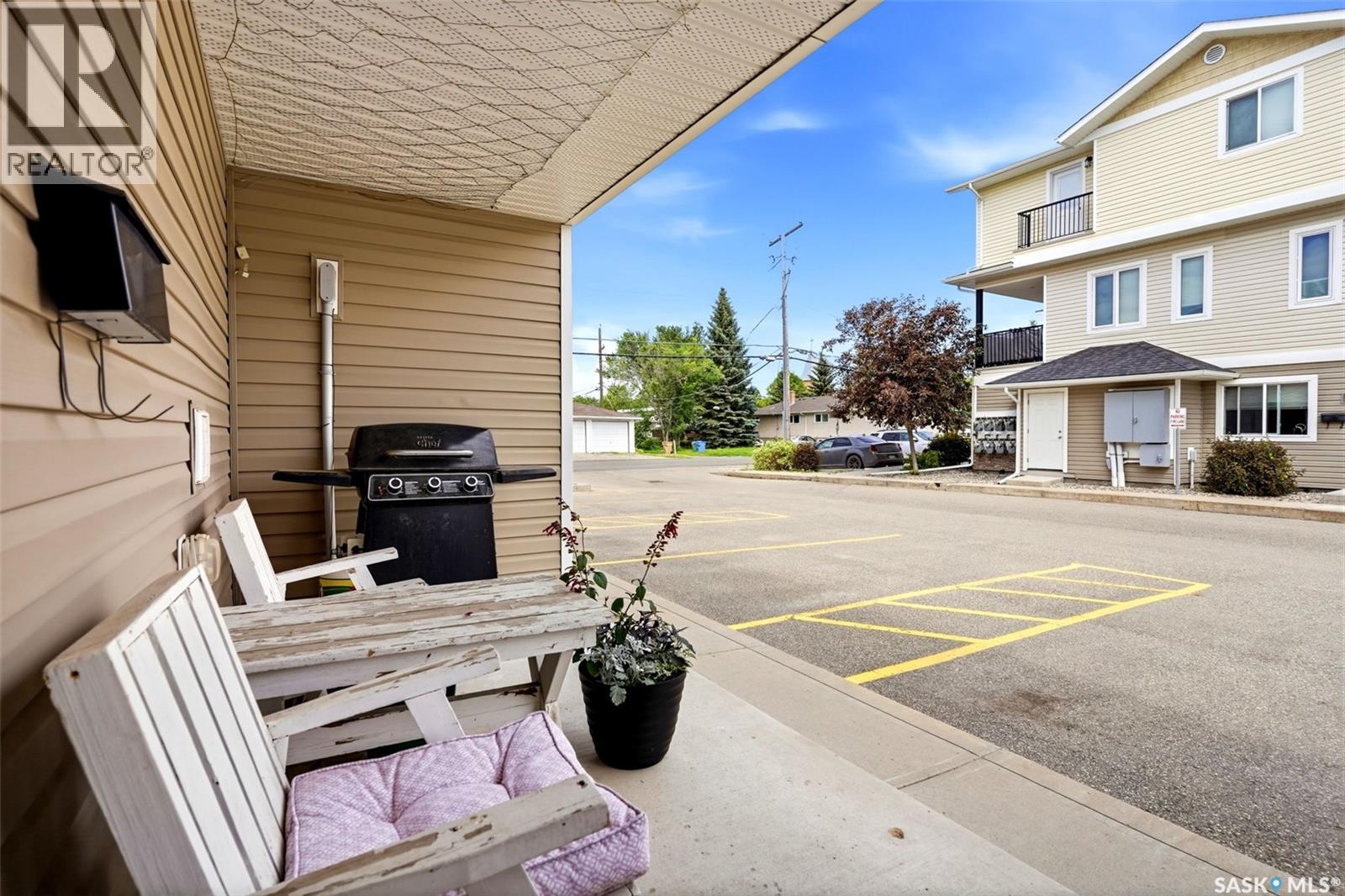 #1209 Grey STREET - 28