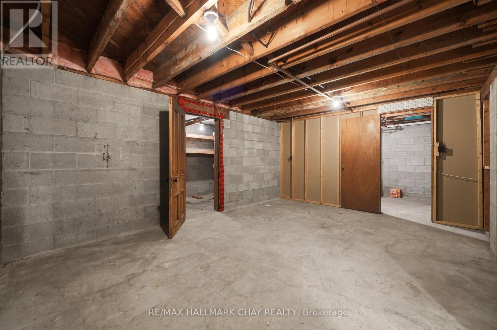 14 DOUGLAS DRIVE - 35
