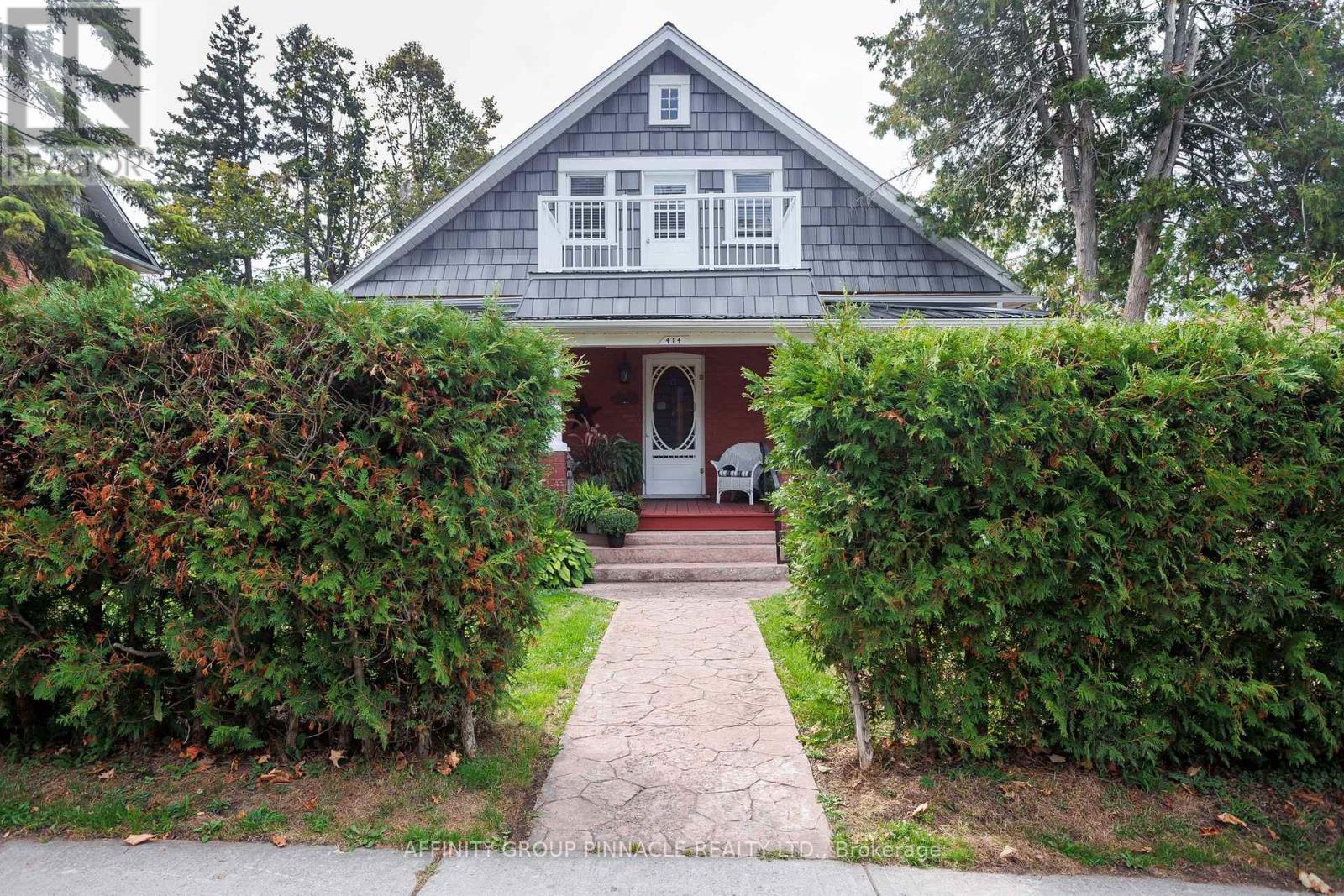 414 OSBORNE STREET - 3