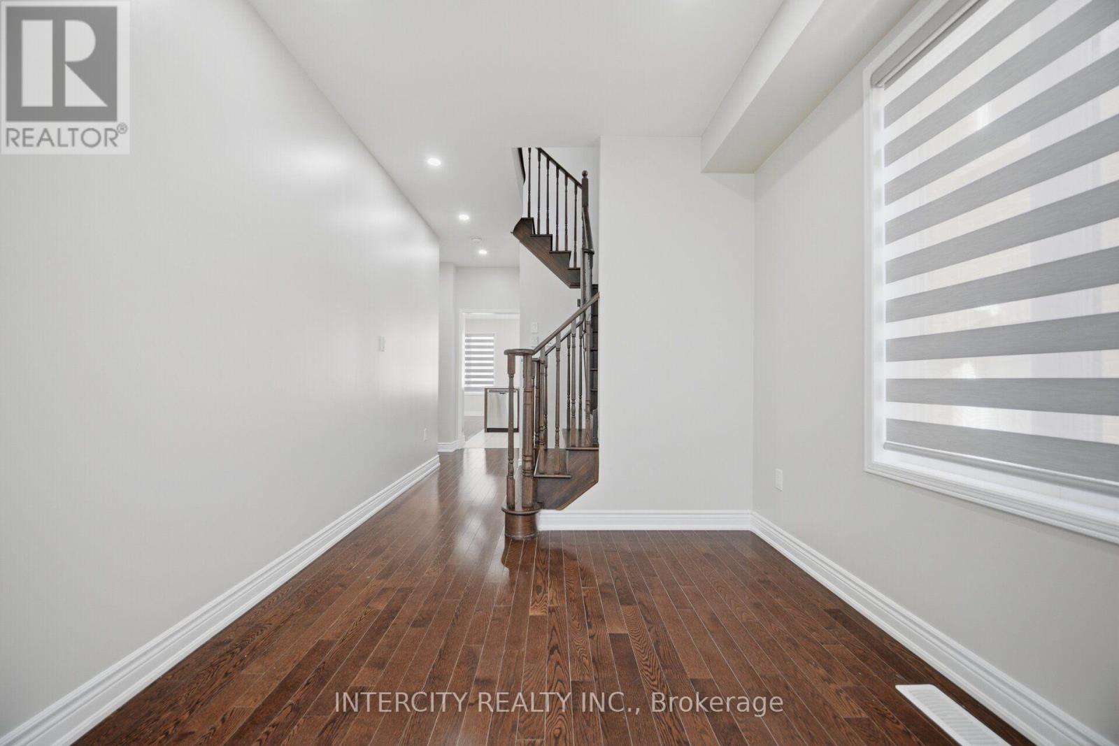 55 LOFTSMOOR DRIVE - 10