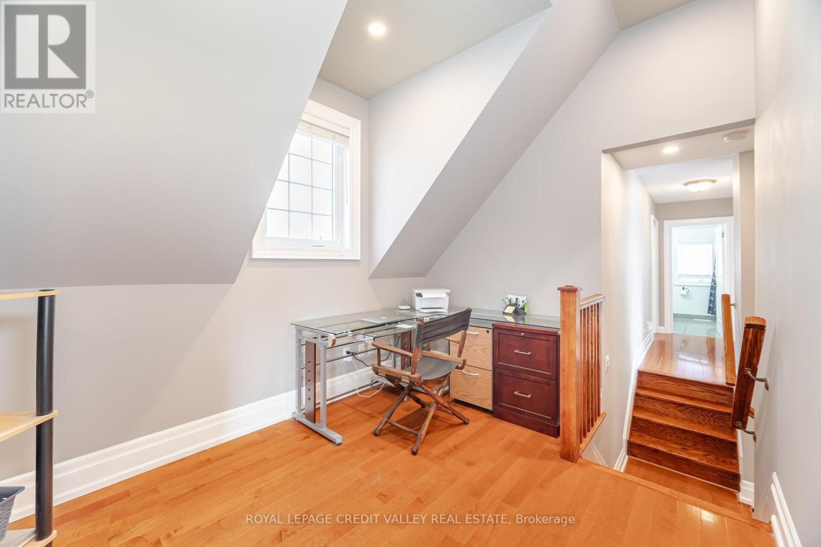 20 FLEMING AVENUE - 25