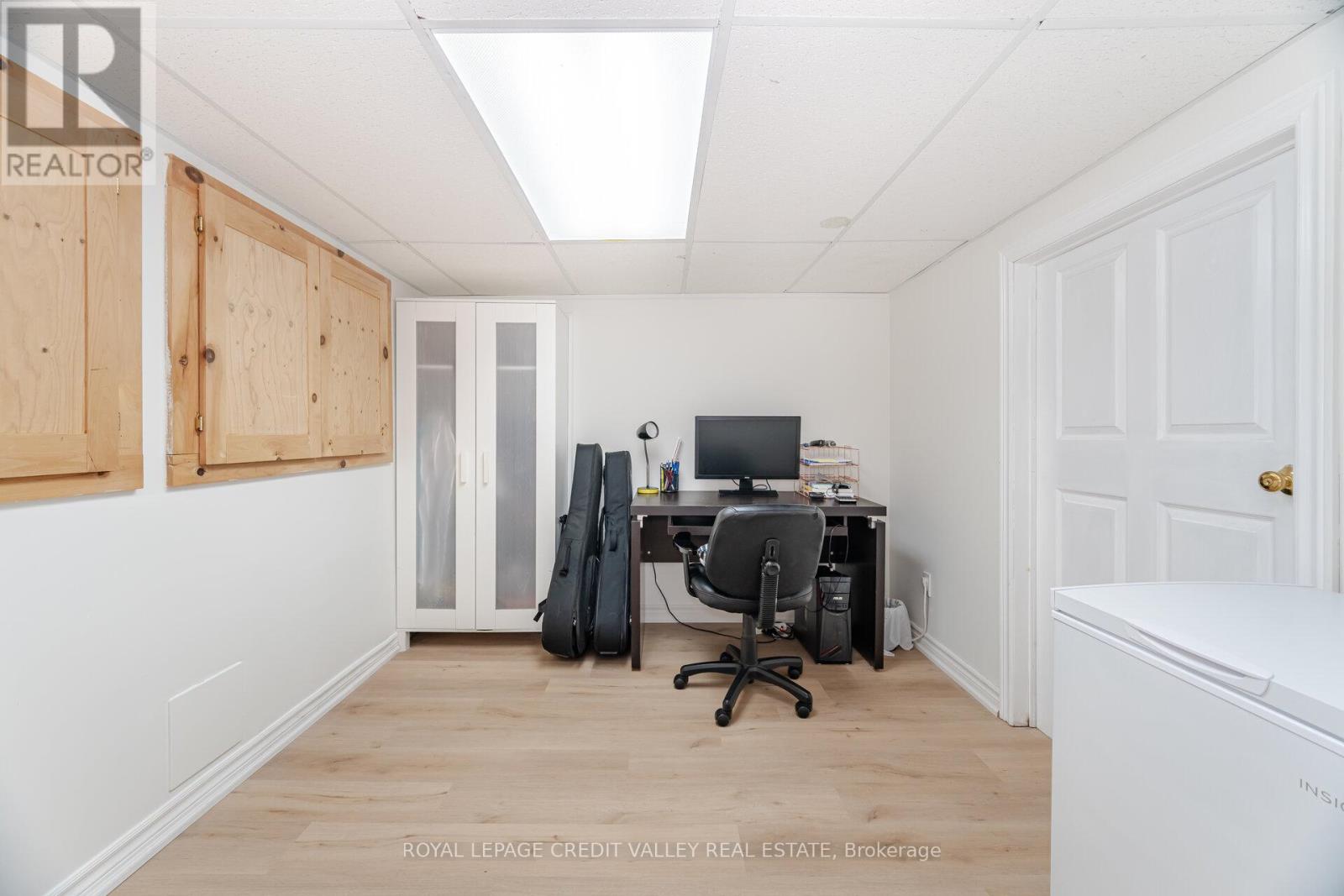 20 FLEMING AVENUE - 35