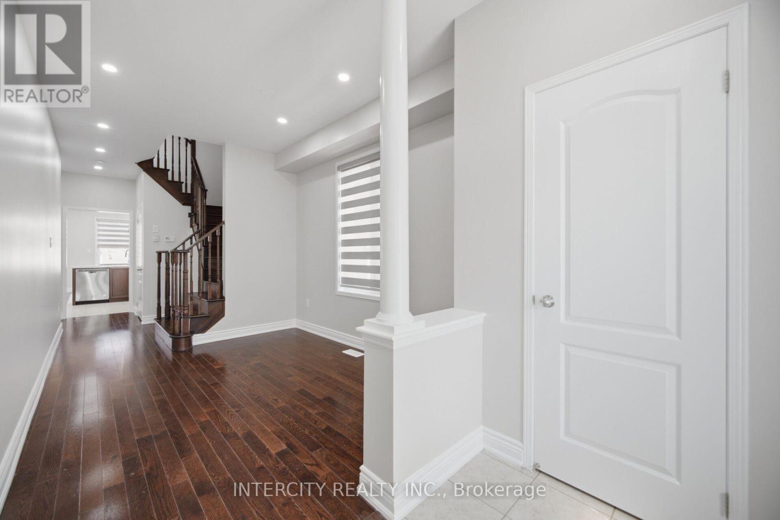 55 LOFTSMOOR DRIVE - 8