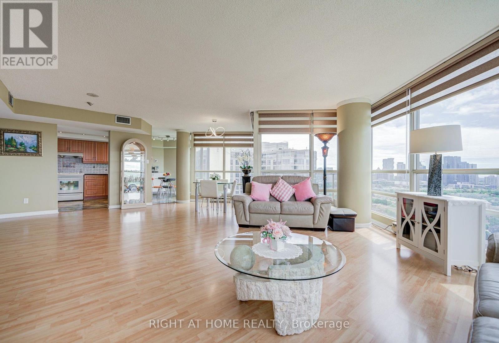 #2105 45 KINGSBRIDGE GARDEN CIRCLE - 10