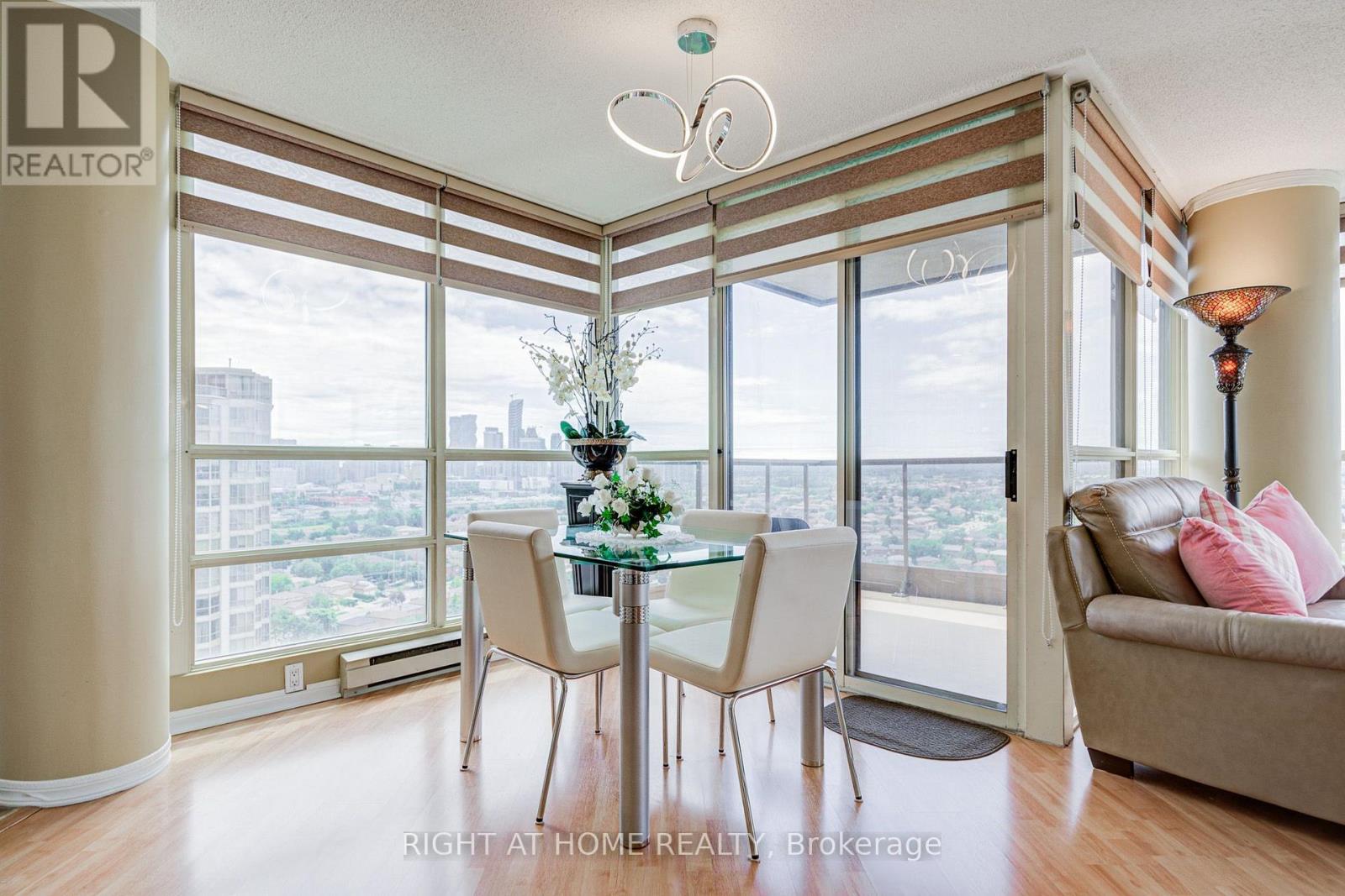 #2105 45 KINGSBRIDGE GARDEN CIRCLE - 13