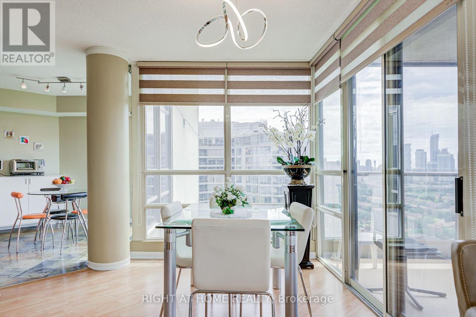 #2105 45 KINGSBRIDGE GARDEN CIRCLE - 15