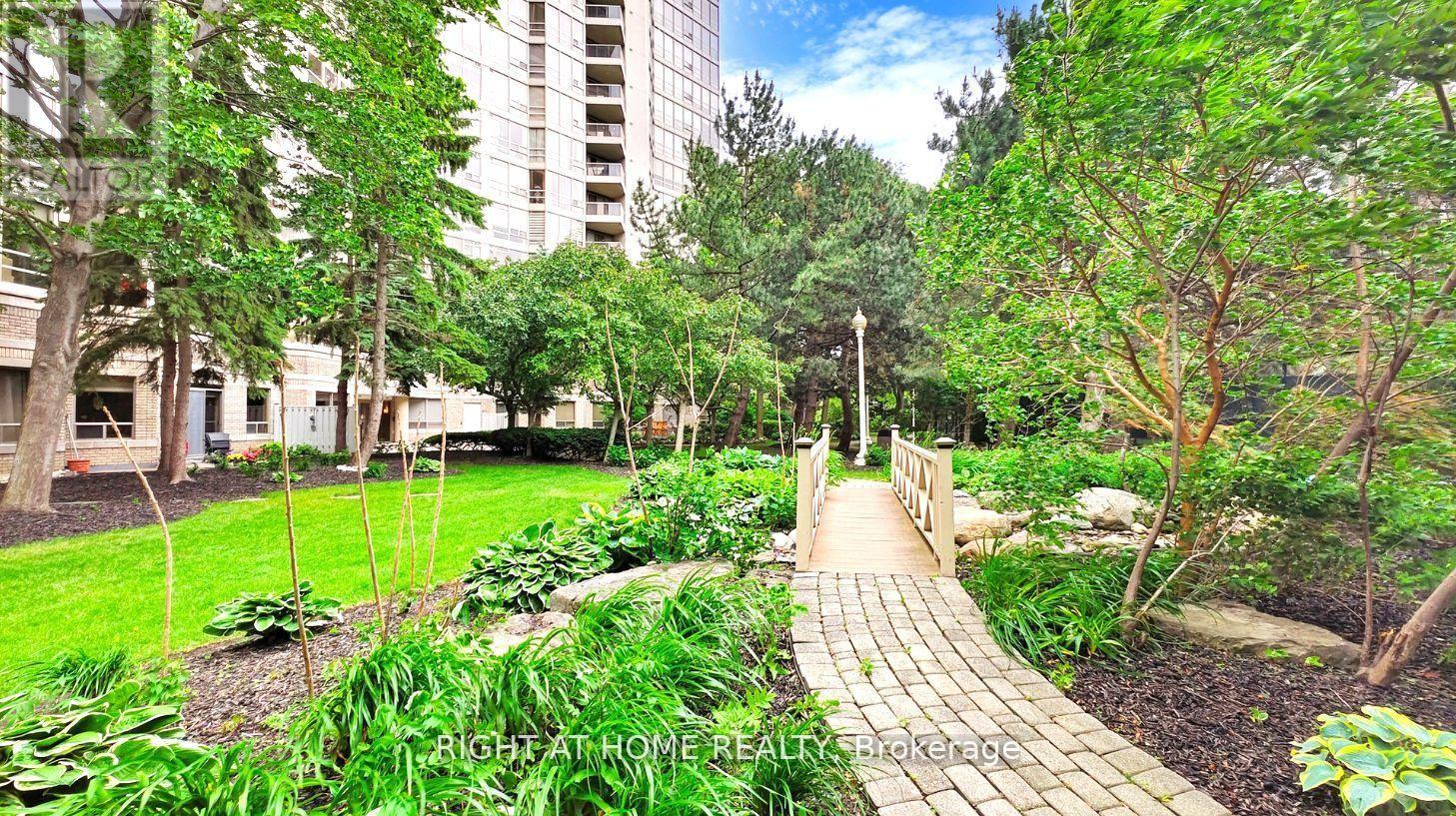 #2105 45 KINGSBRIDGE GARDEN CIRCLE - 37