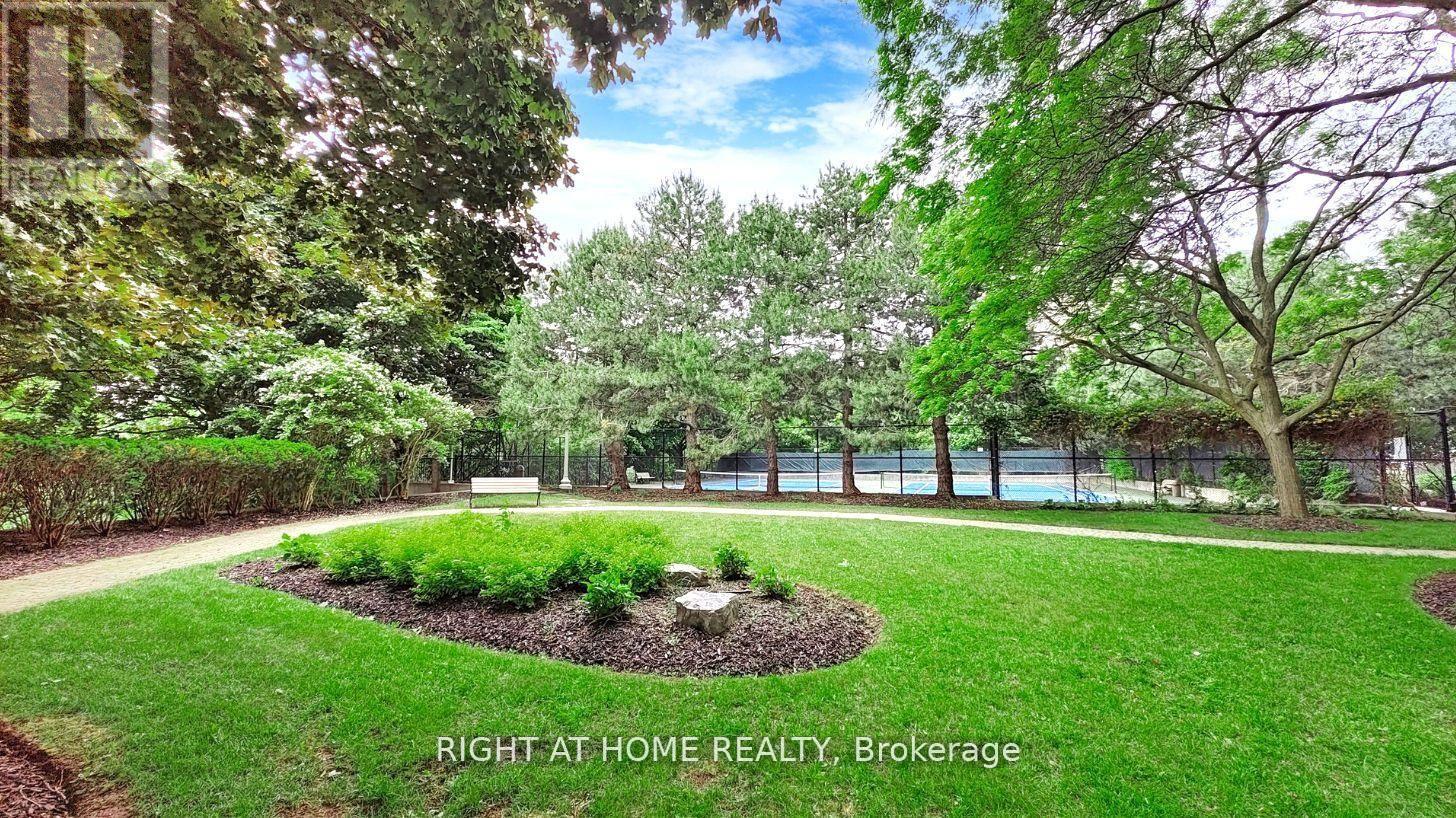 #2105 45 KINGSBRIDGE GARDEN CIRCLE - 39