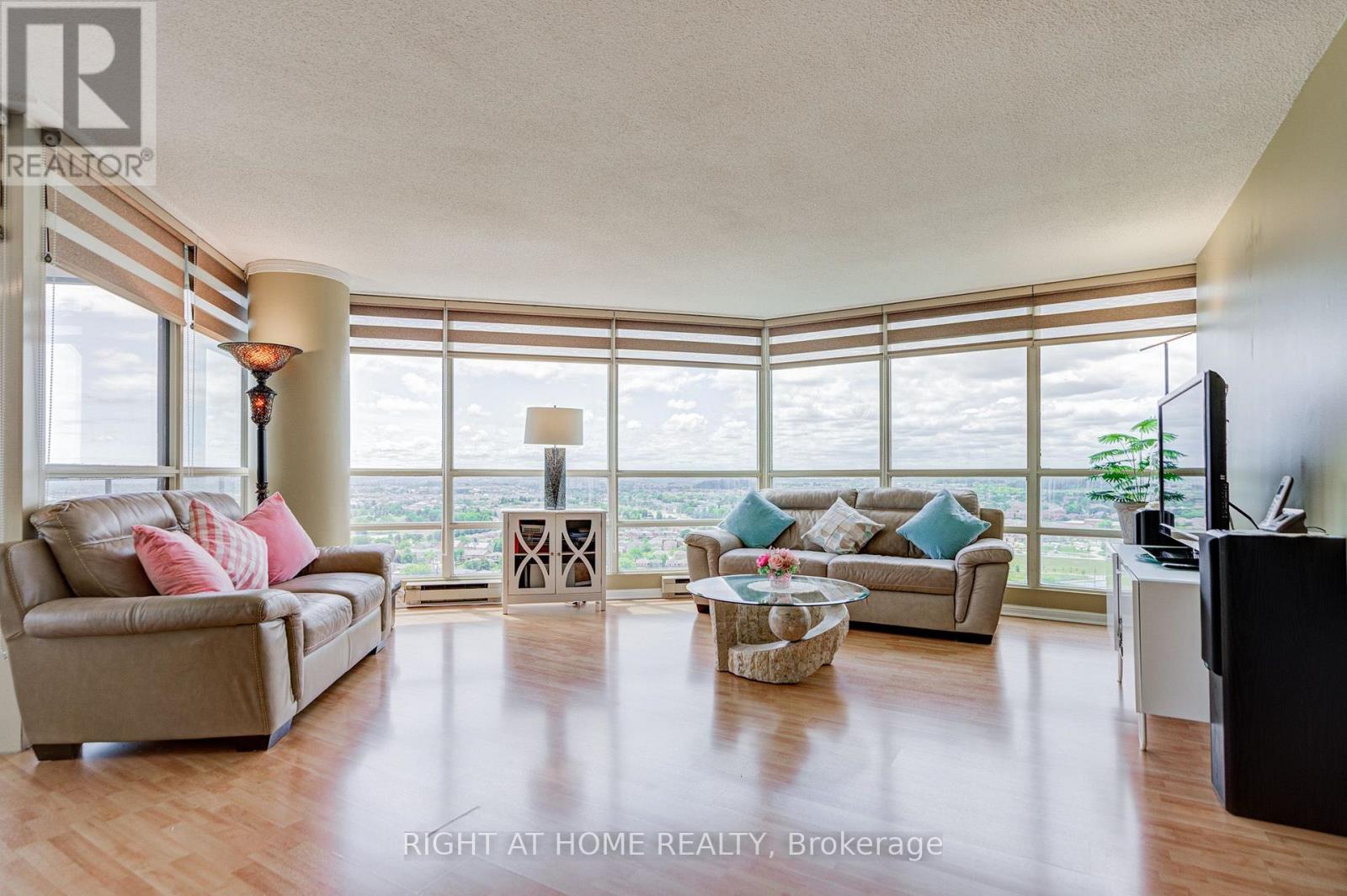 #2105 45 KINGSBRIDGE GARDEN CIRCLE - 9