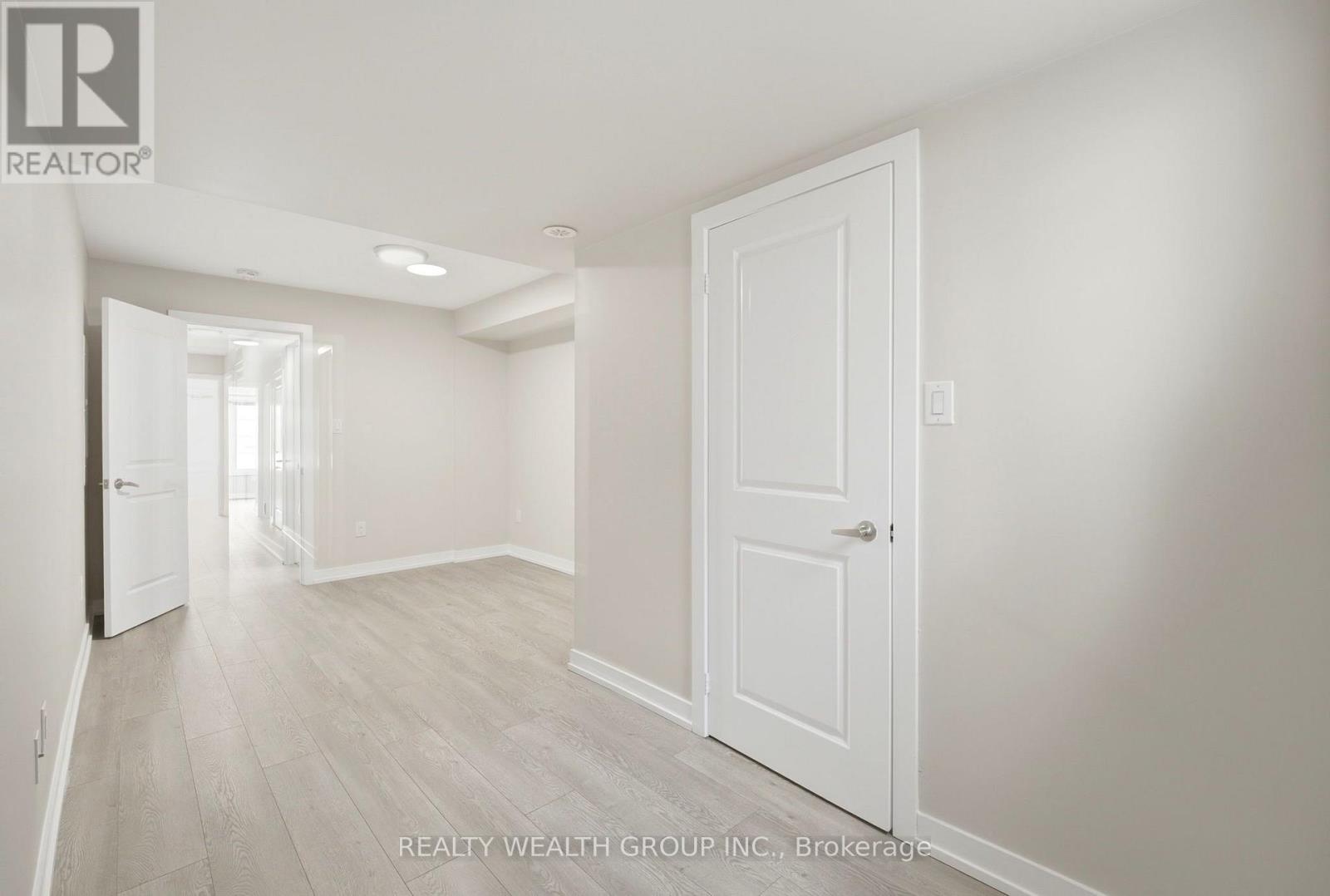 #253 60 PARROTTA DRIVE - 10
