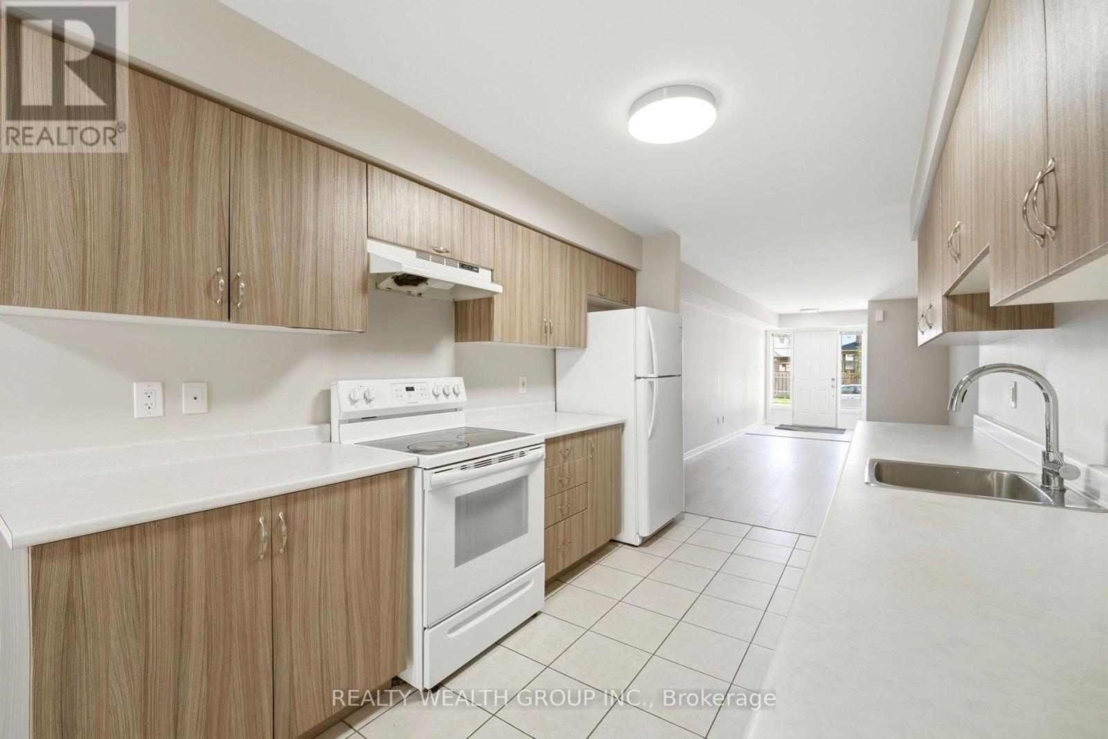 #253 60 PARROTTA DRIVE - 3