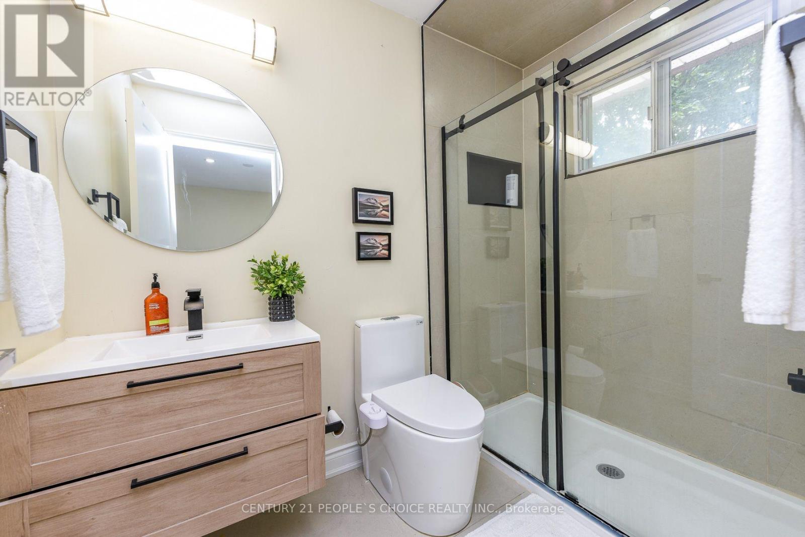8 FIDELIA CRESCENT - 21