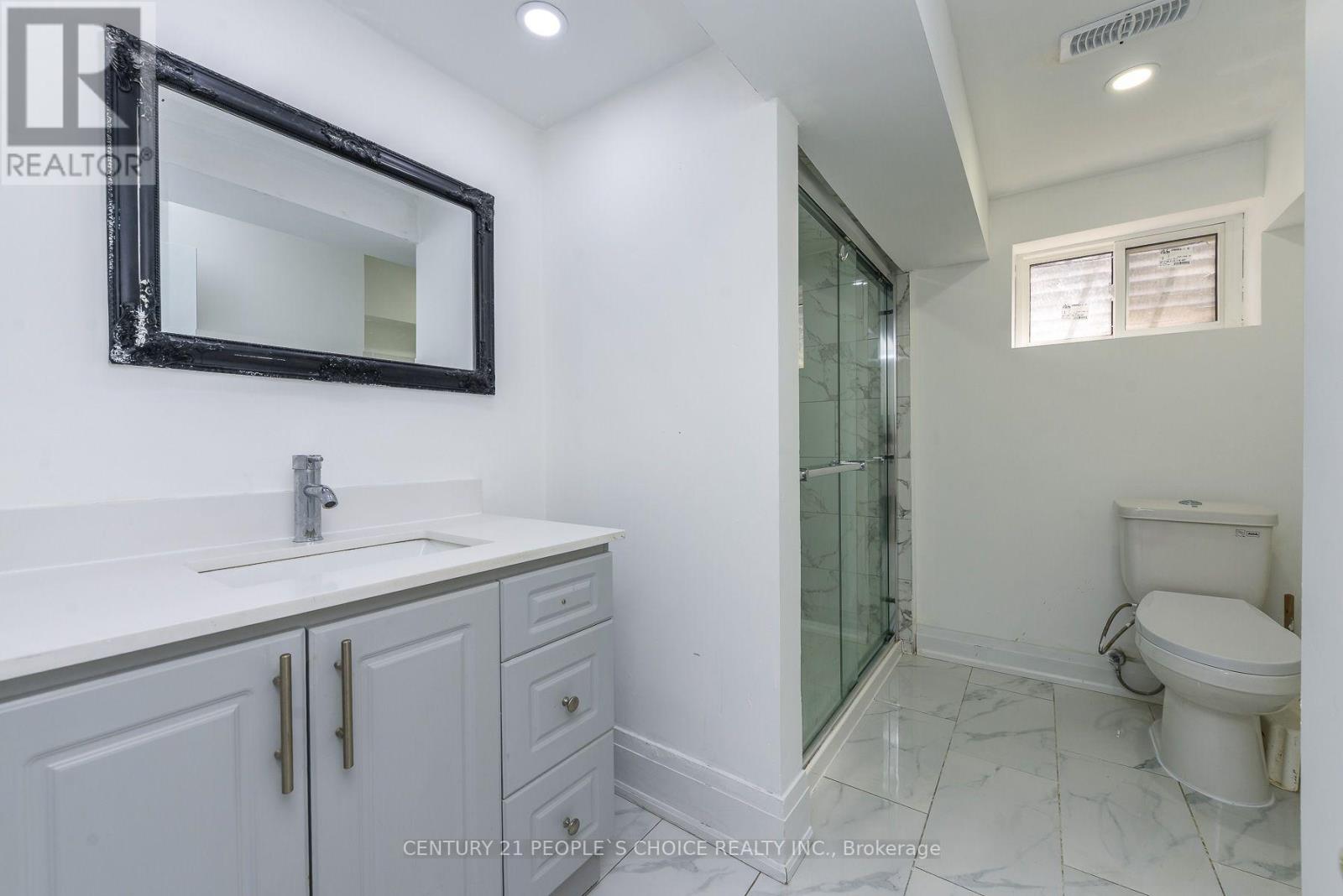 8 FIDELIA CRESCENT - 28