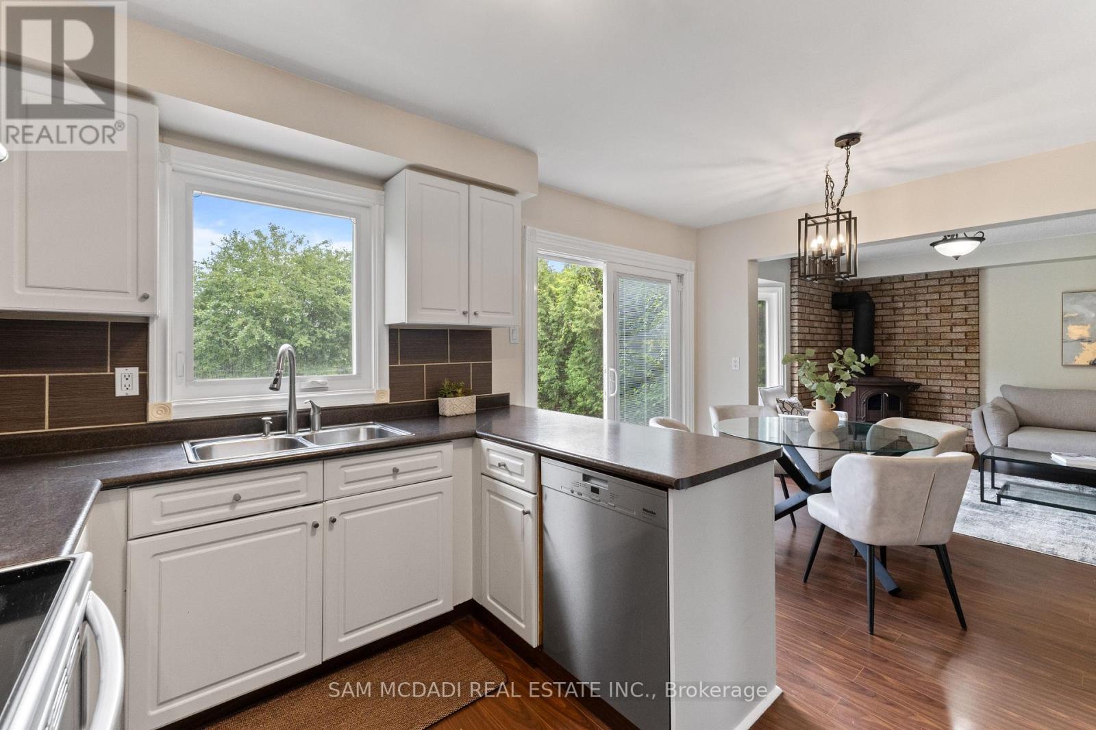 470 ABERFOYLE COURT - 12
