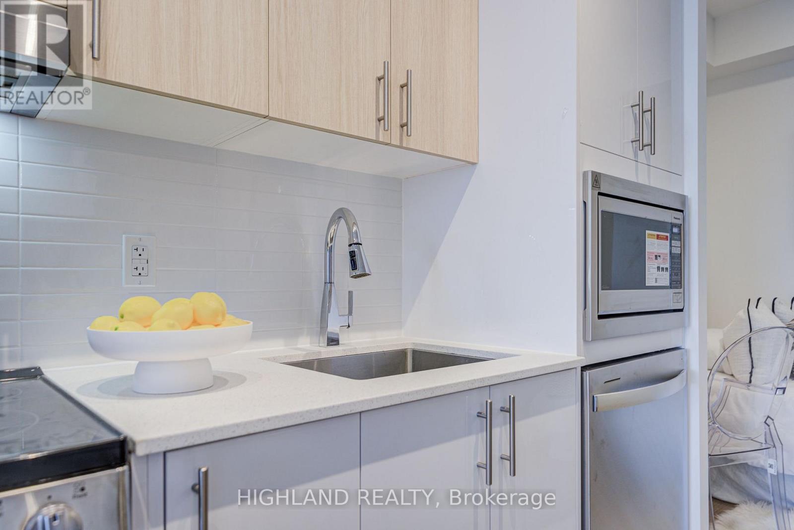 #3103 5081 HURONTARIO STREET - 17
