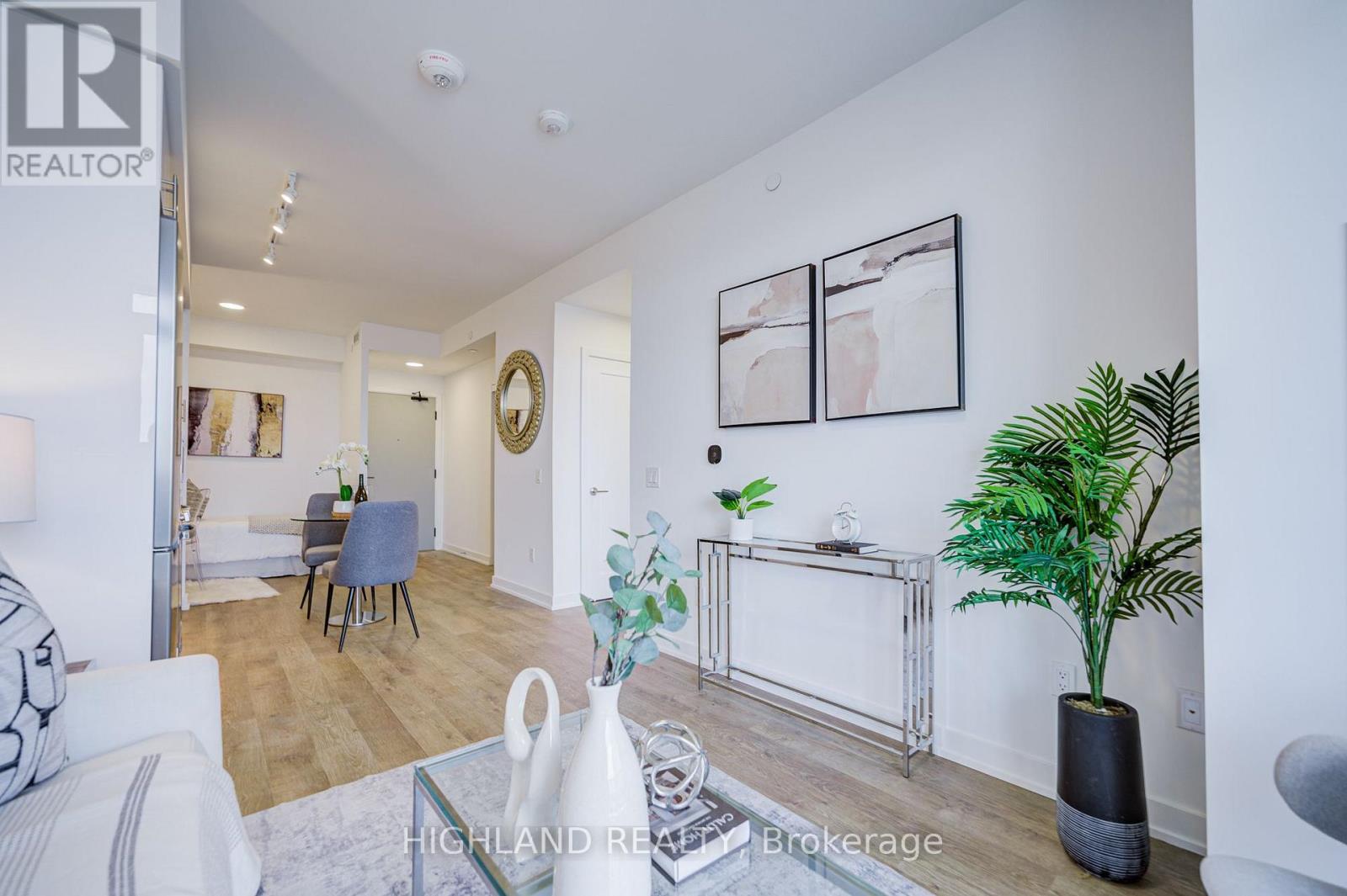 #3103 5081 HURONTARIO STREET - 21