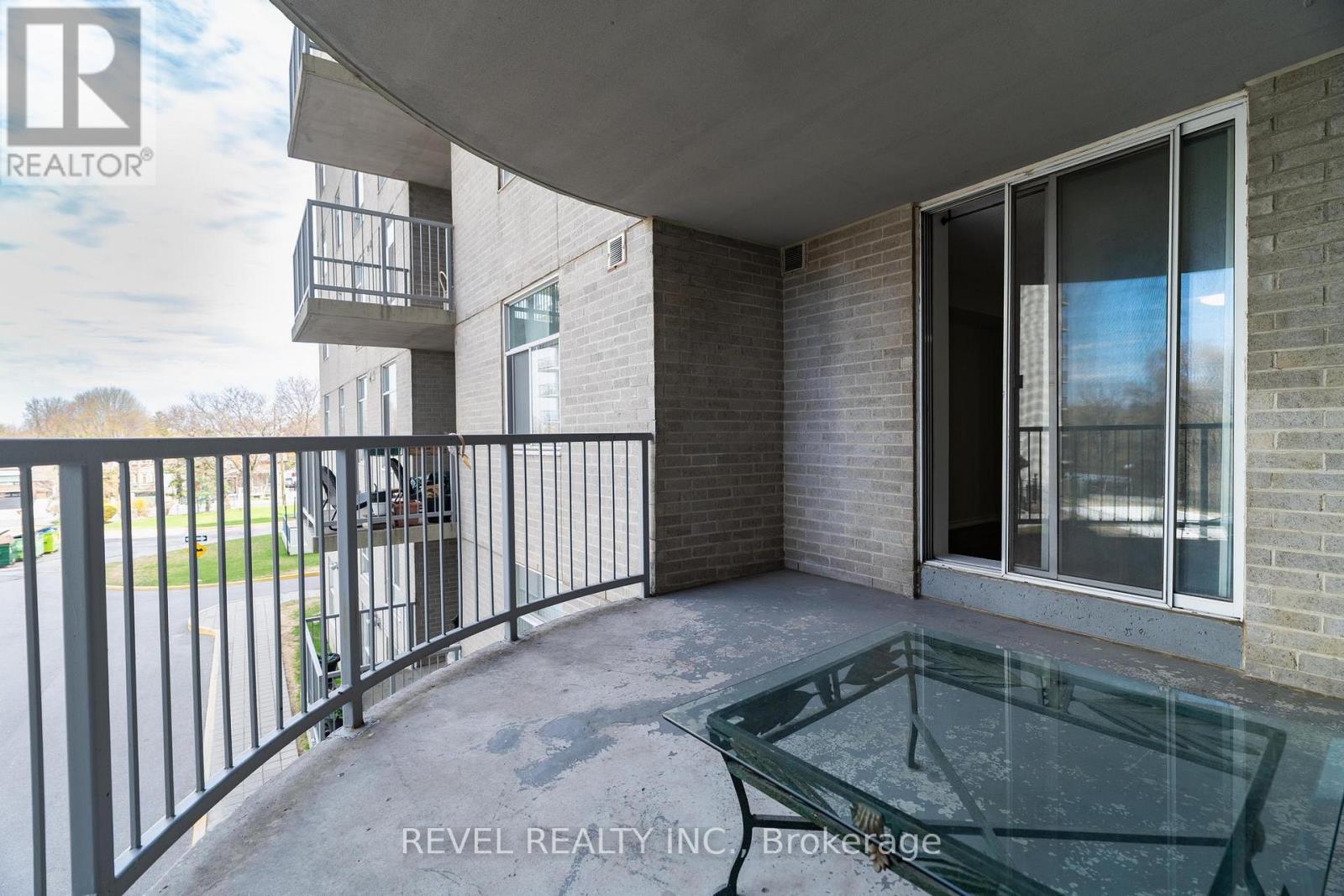 #306 3559 EGLINTON AVENUE W - 28