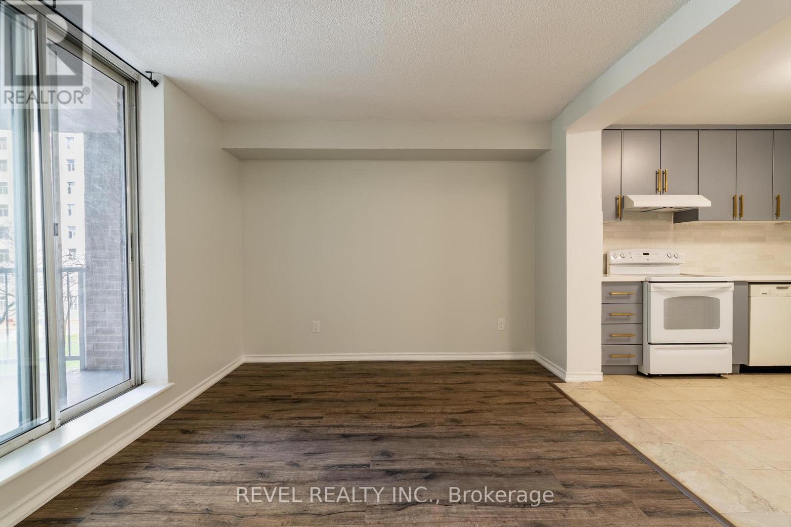 #306 3559 EGLINTON AVENUE W - 4