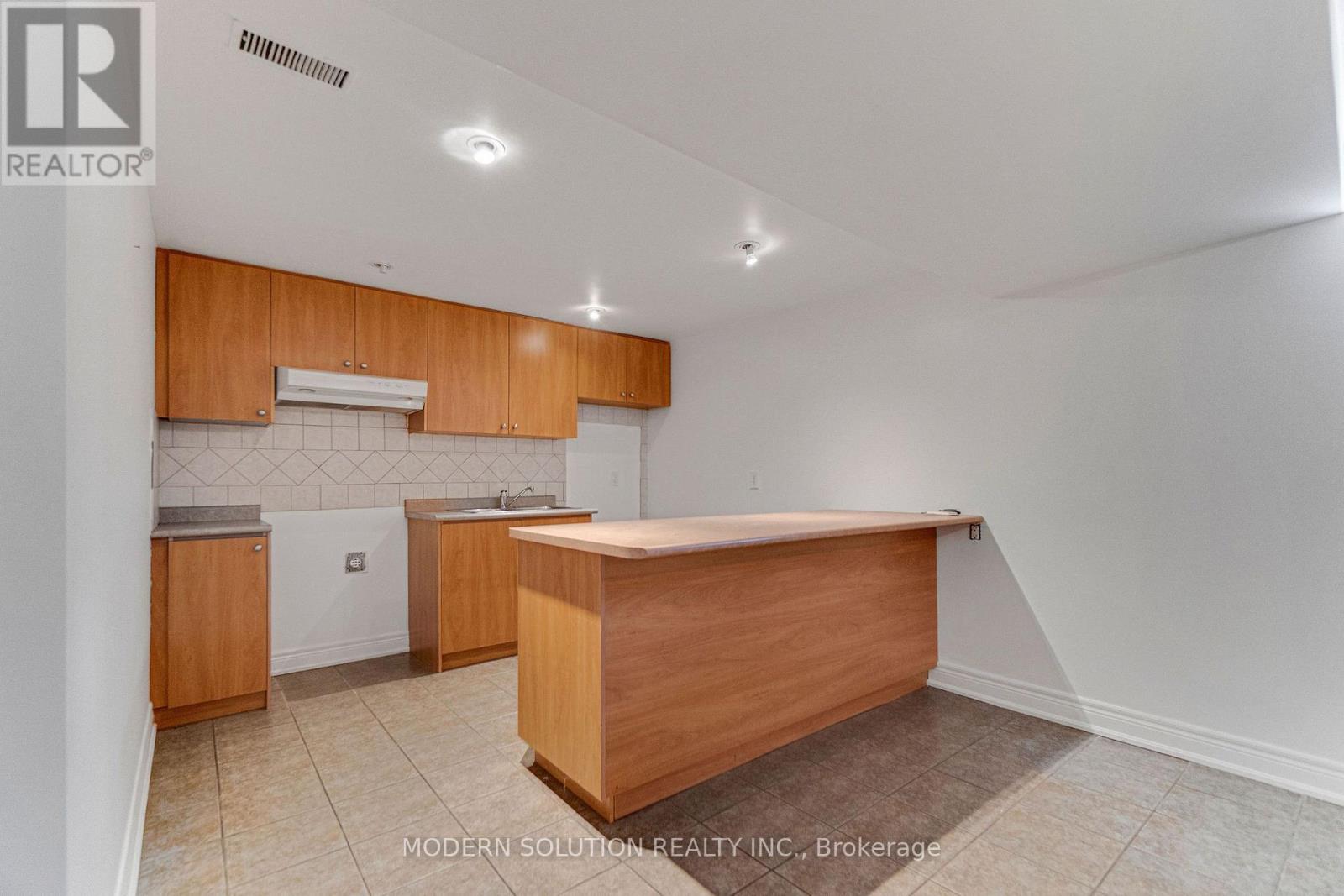 53 ELLWOOD DRIVE W - 32