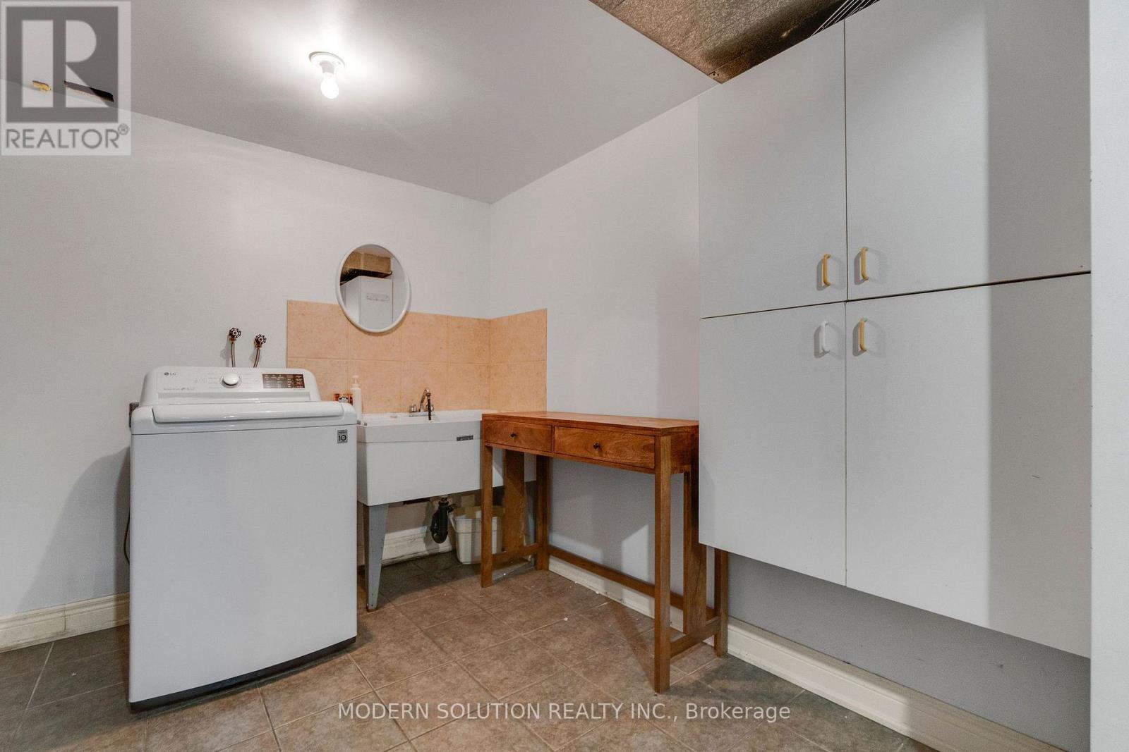 53 ELLWOOD DRIVE W - 40