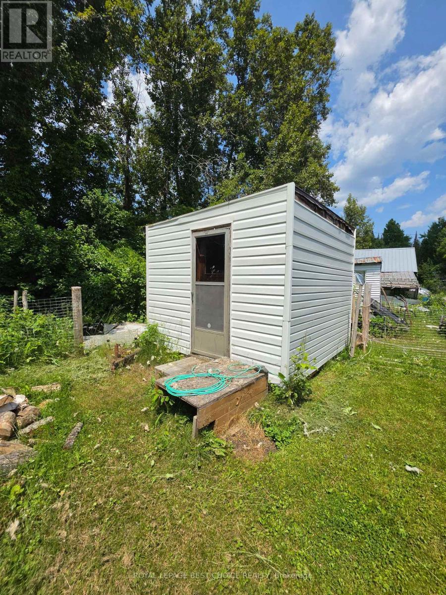 20 GOWARD AVENUE - 32