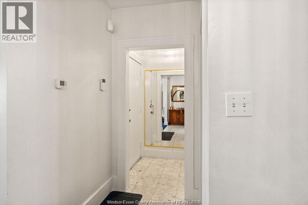 2203 VICTORIA - 7