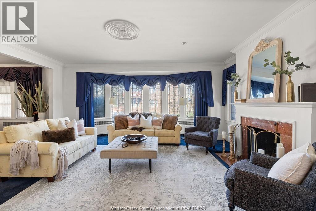 2203 VICTORIA - 13
