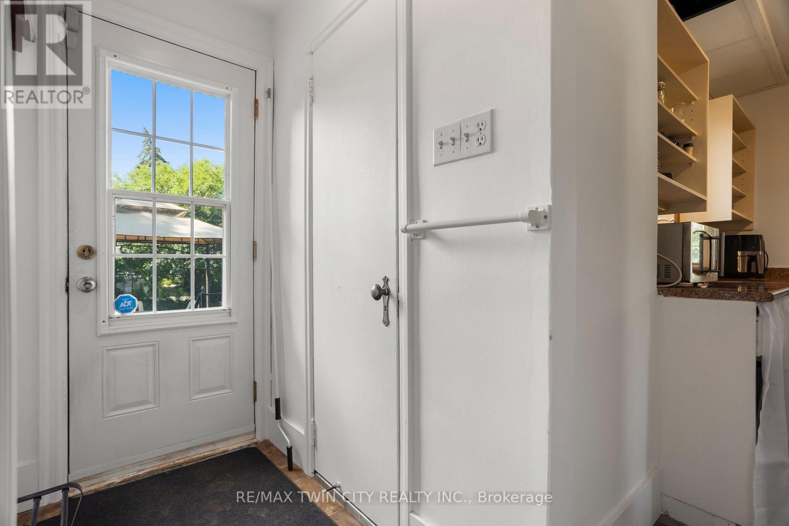 1099 UNION STREET - Image 10