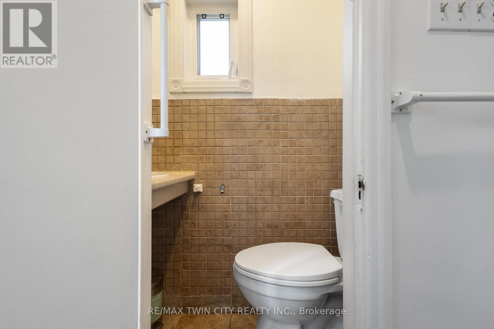 1099 UNION STREET - Image 11