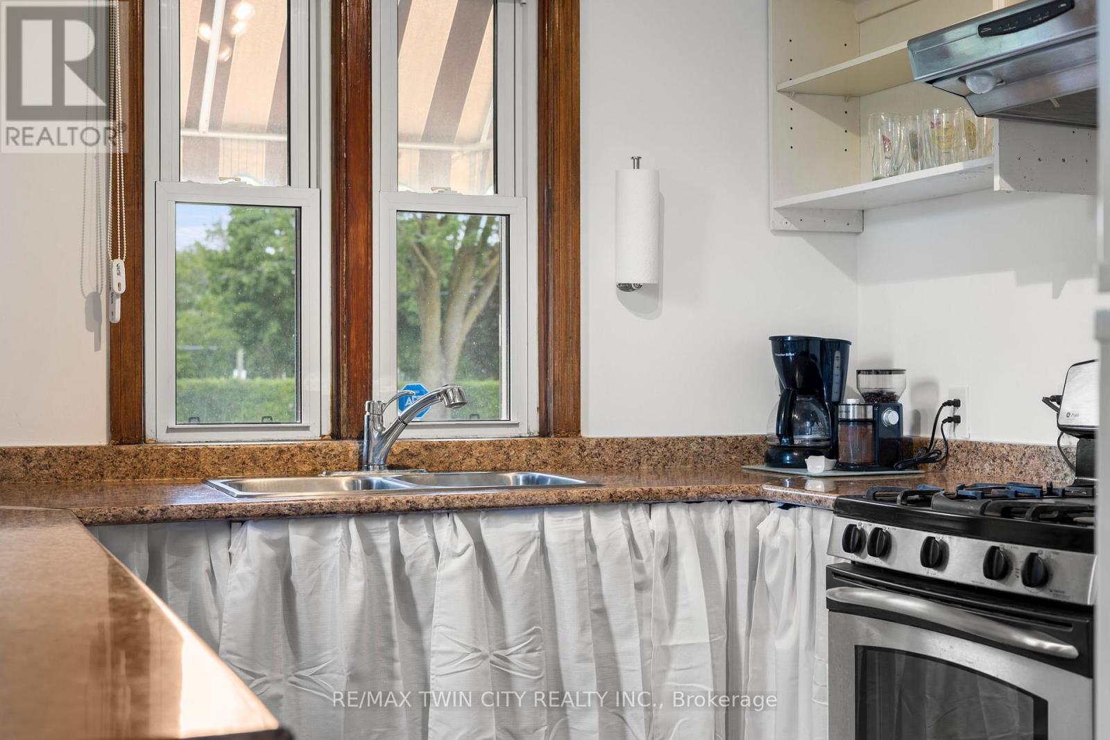 1099 UNION STREET - Image 17