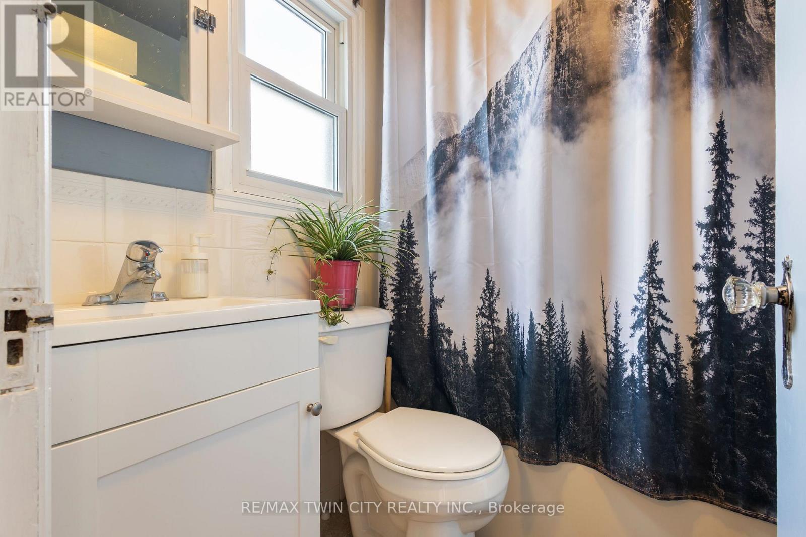 1099 UNION STREET - Image 31