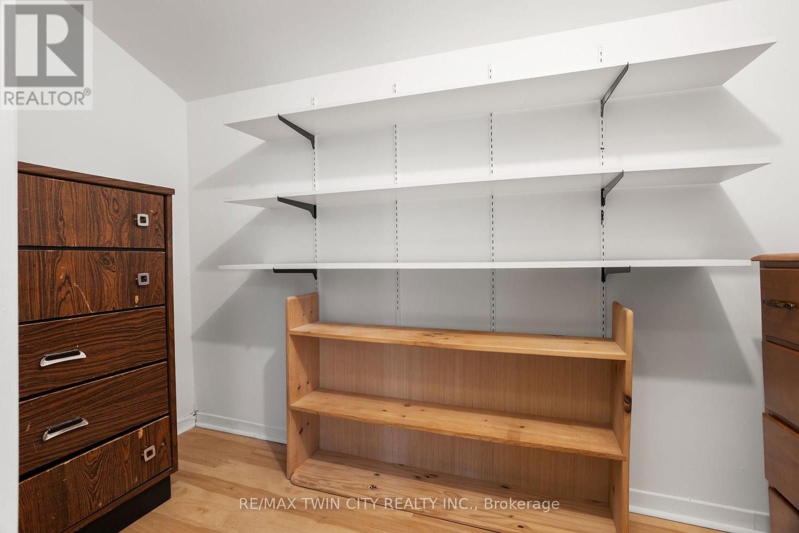 1099 UNION STREET - Image 32