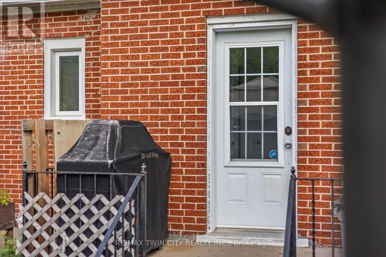1099 UNION STREET - Image 36