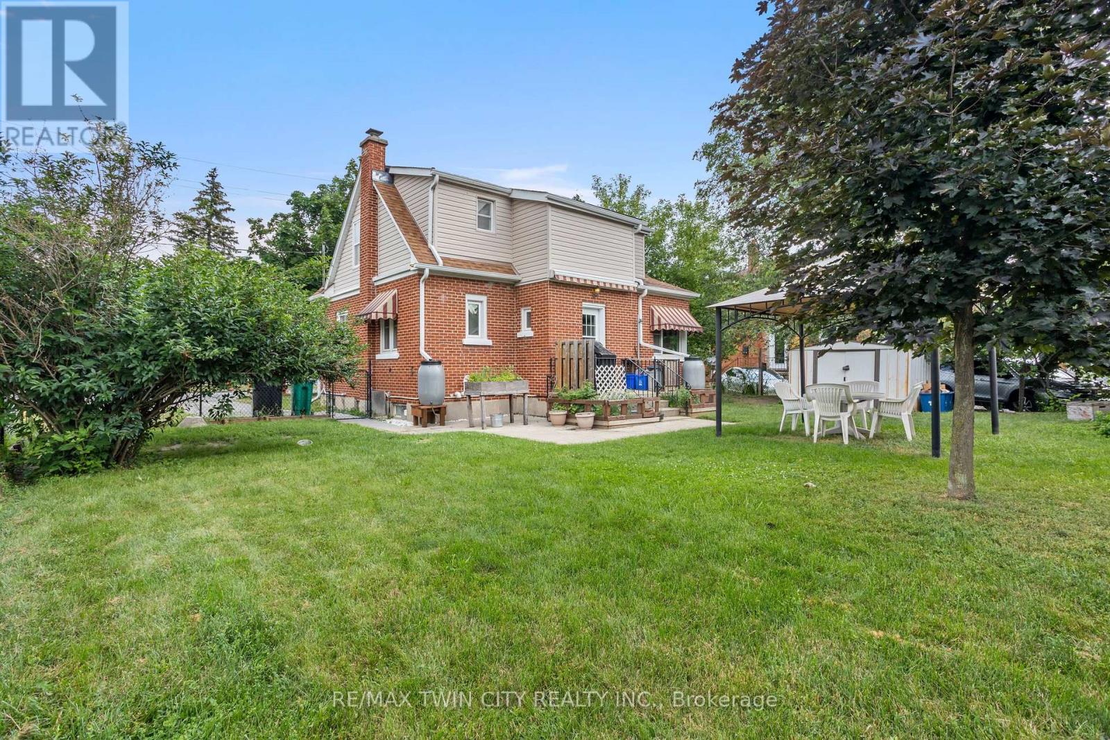 1099 UNION STREET - Image 39