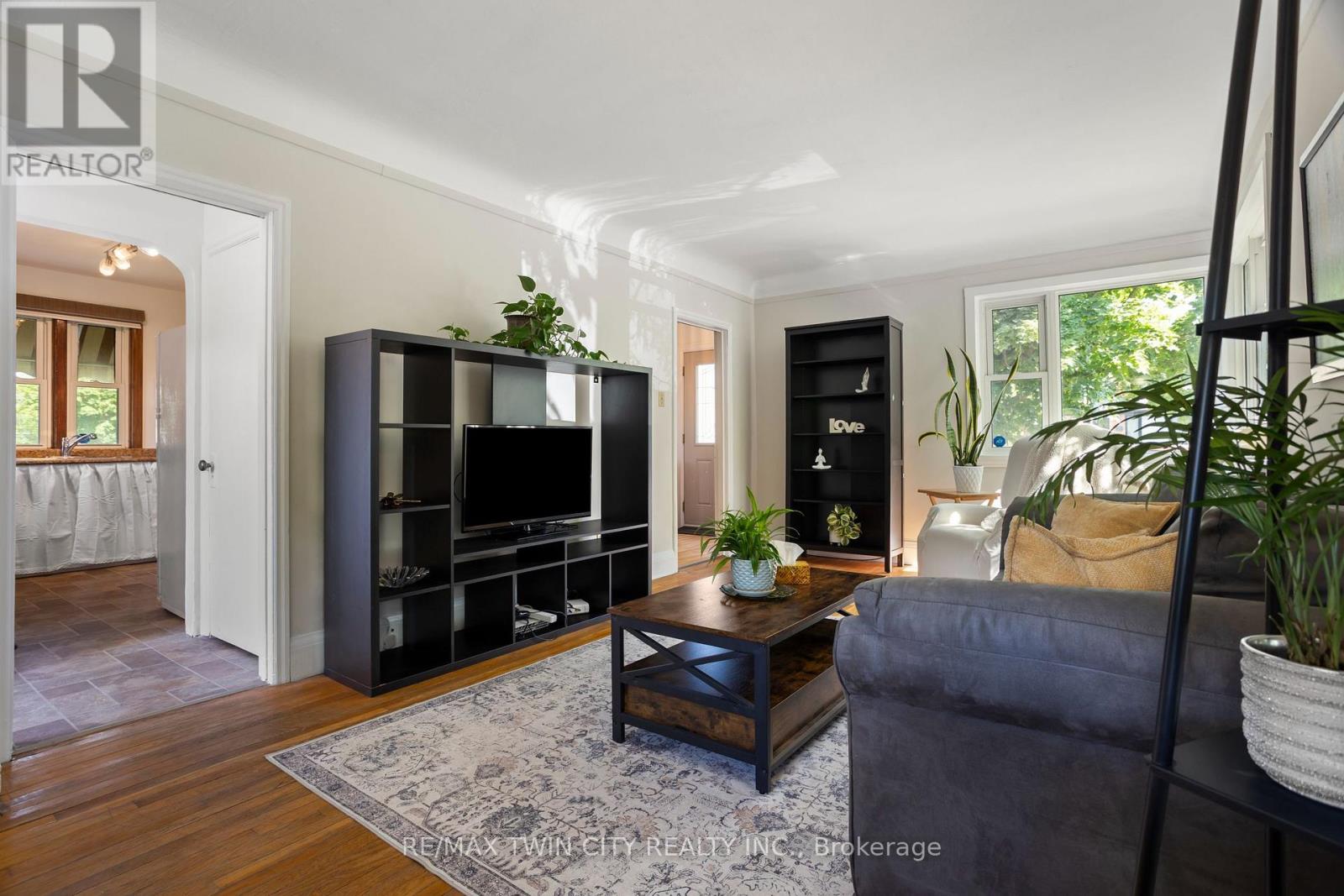1099 UNION STREET - Image 7