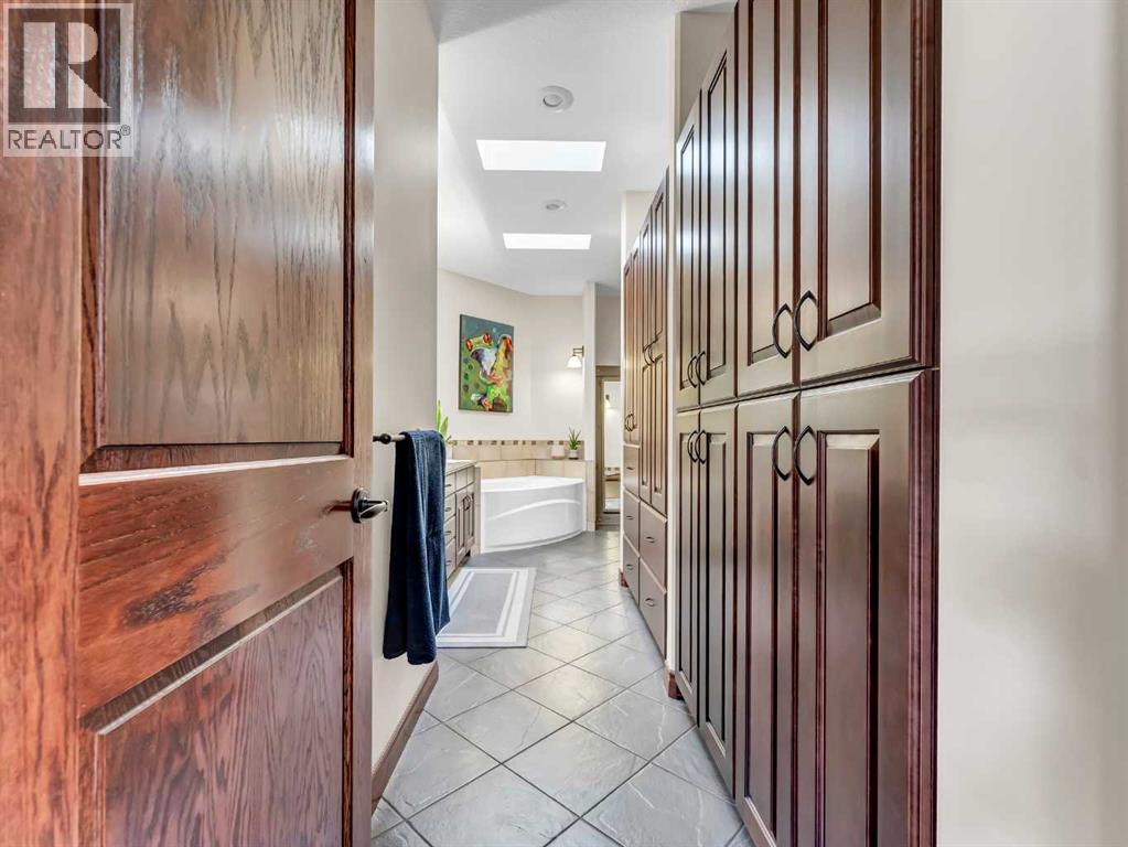16 Palisades Mews NE - 19