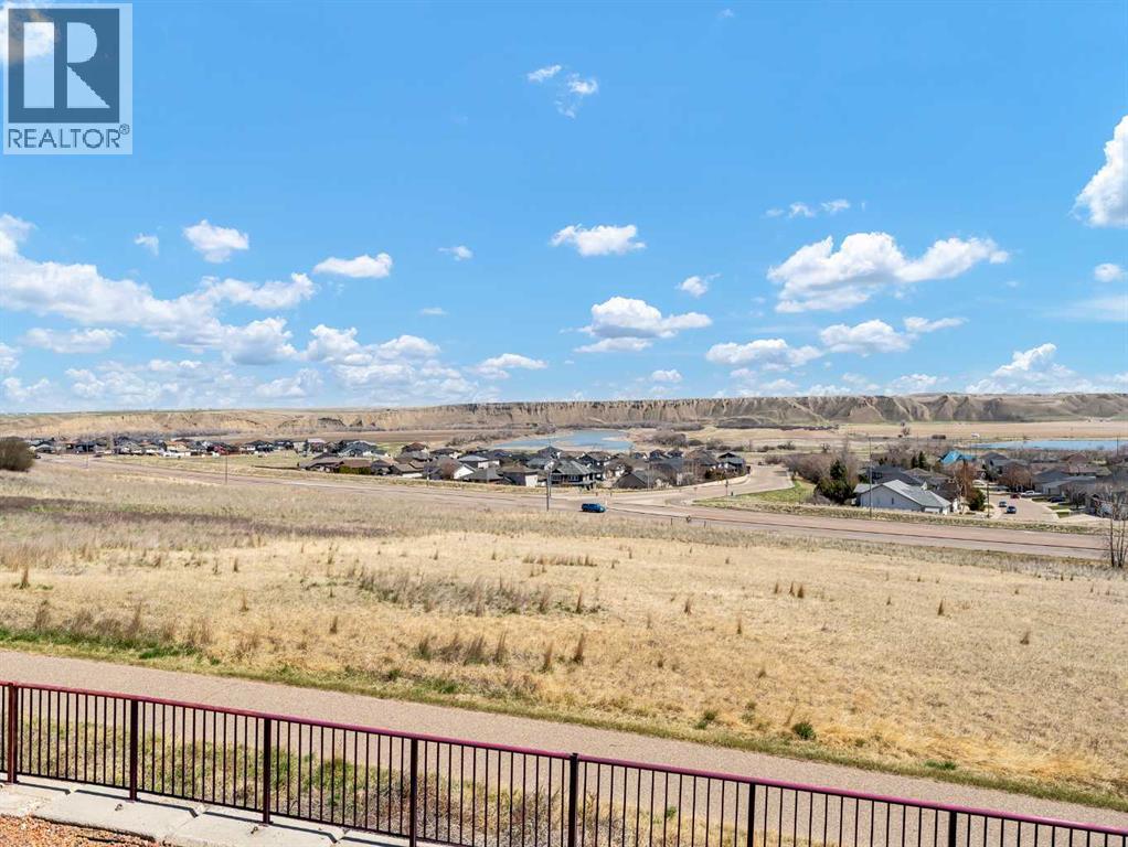 16 Palisades Mews NE - 33