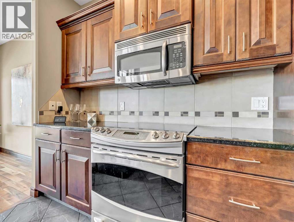 16 Palisades Mews NE - 16