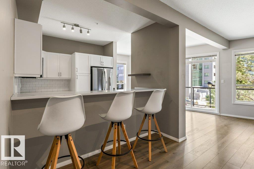 #202 10033 110 ST NW - 18