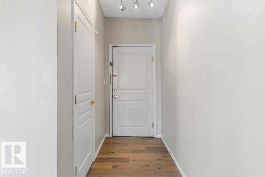 #202 10033 110 ST NW - 4