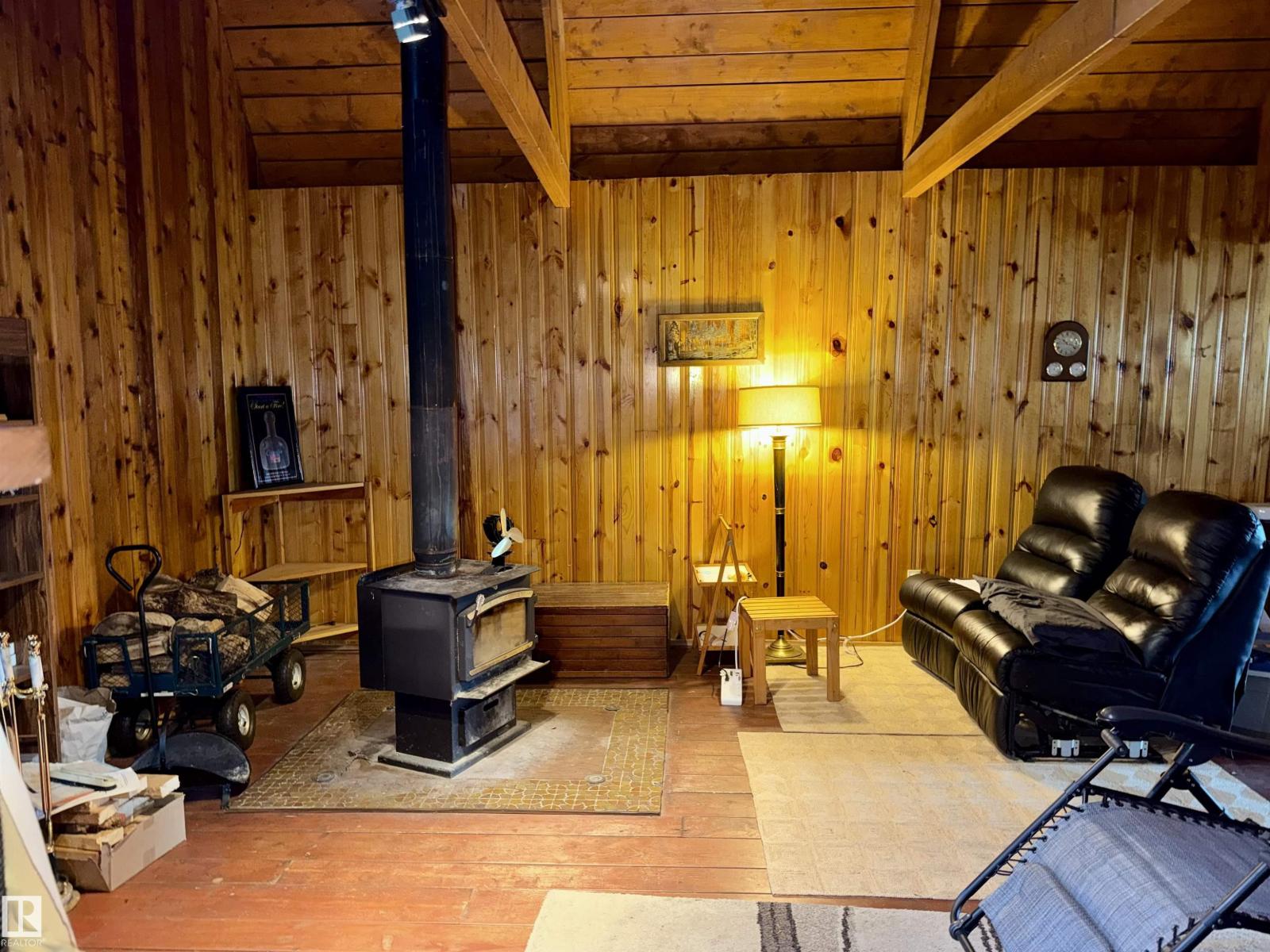 208 60118 Secondary Highway 867 - 8
