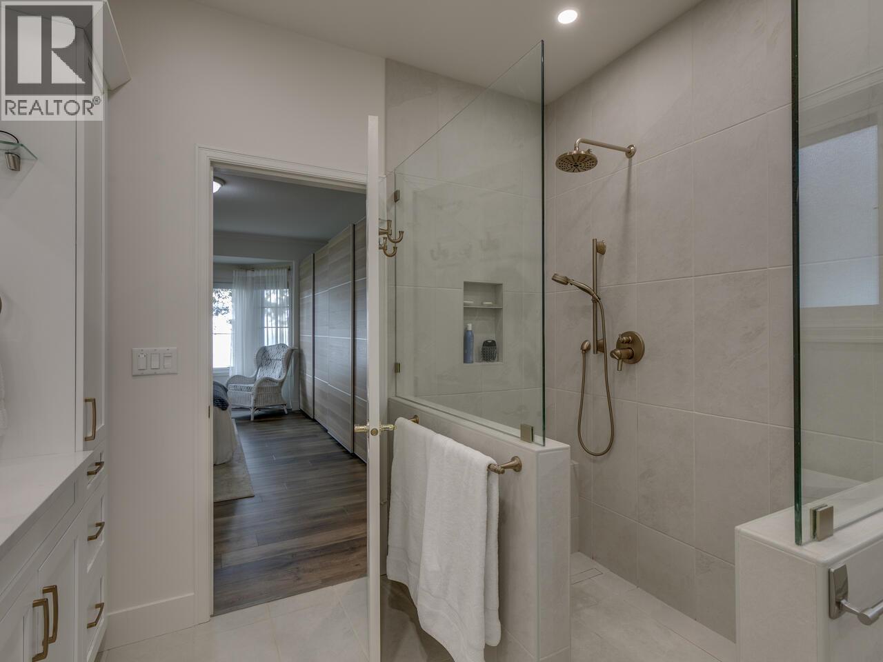 5791 WINDWARD LANE, Sechelt