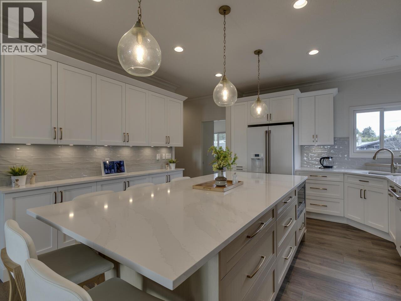 5791 WINDWARD LANE, Sechelt