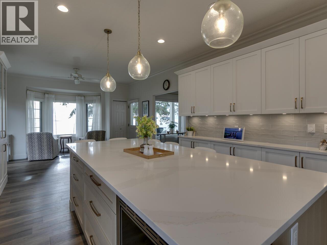 5791 WINDWARD LANE, Sechelt