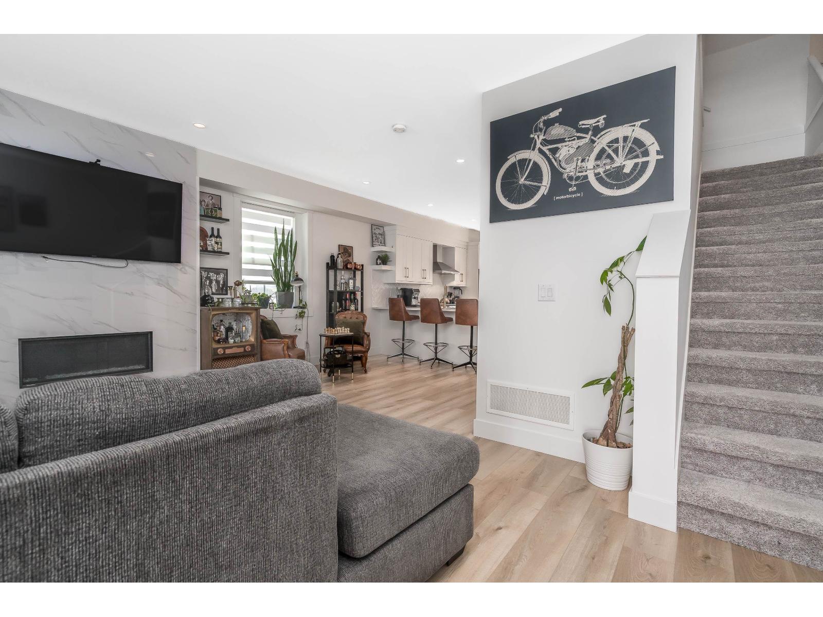 19 9762 182A STREET, Surrey