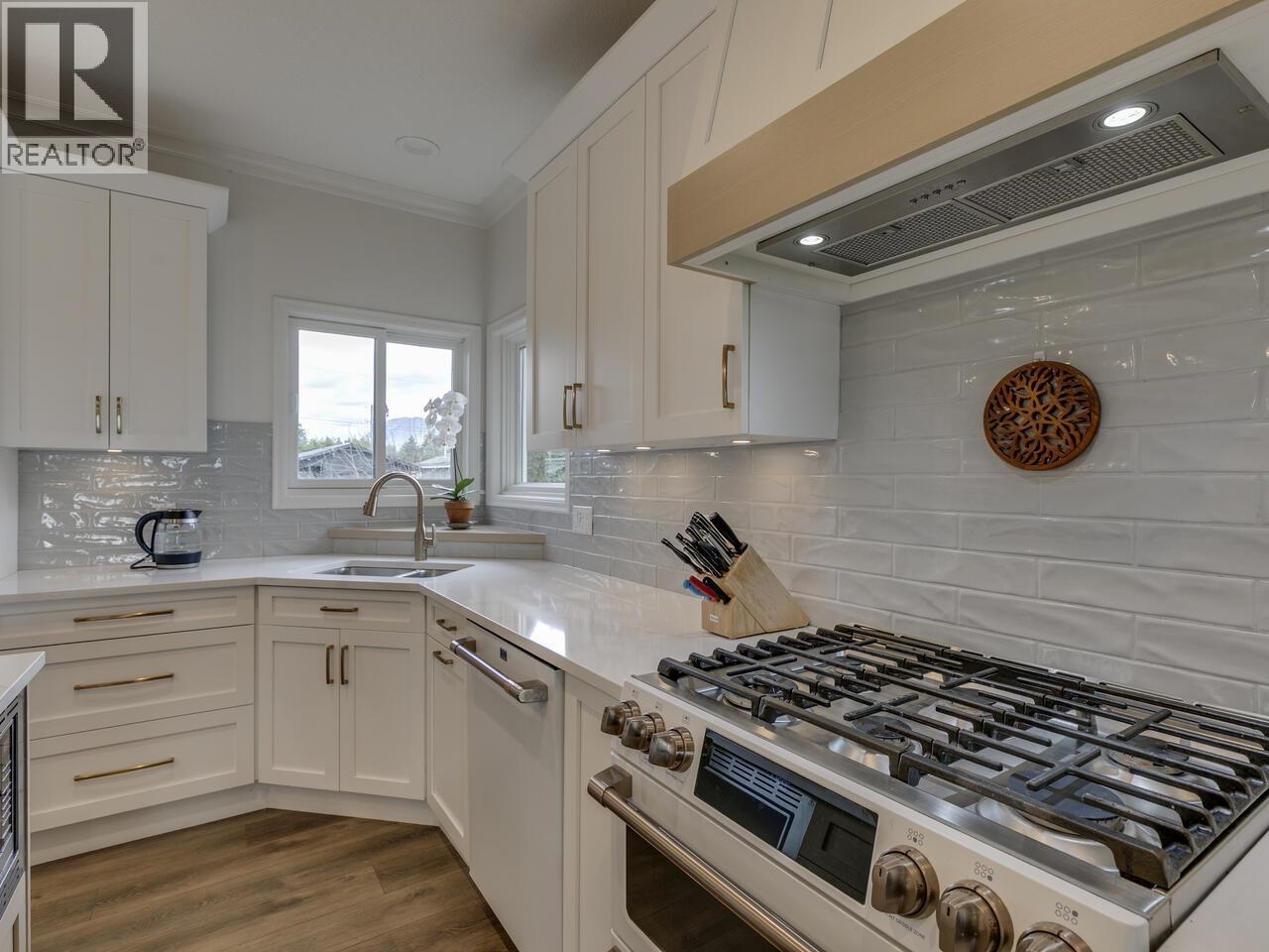 5791 WINDWARD LANE, Sechelt