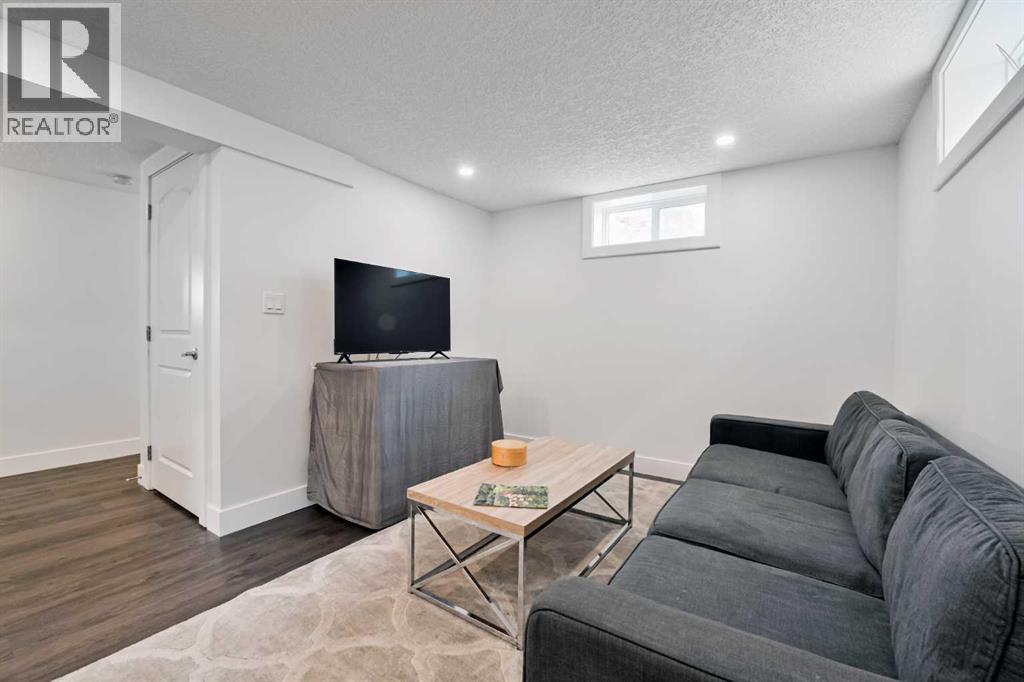 4027 19 Street NW - 21