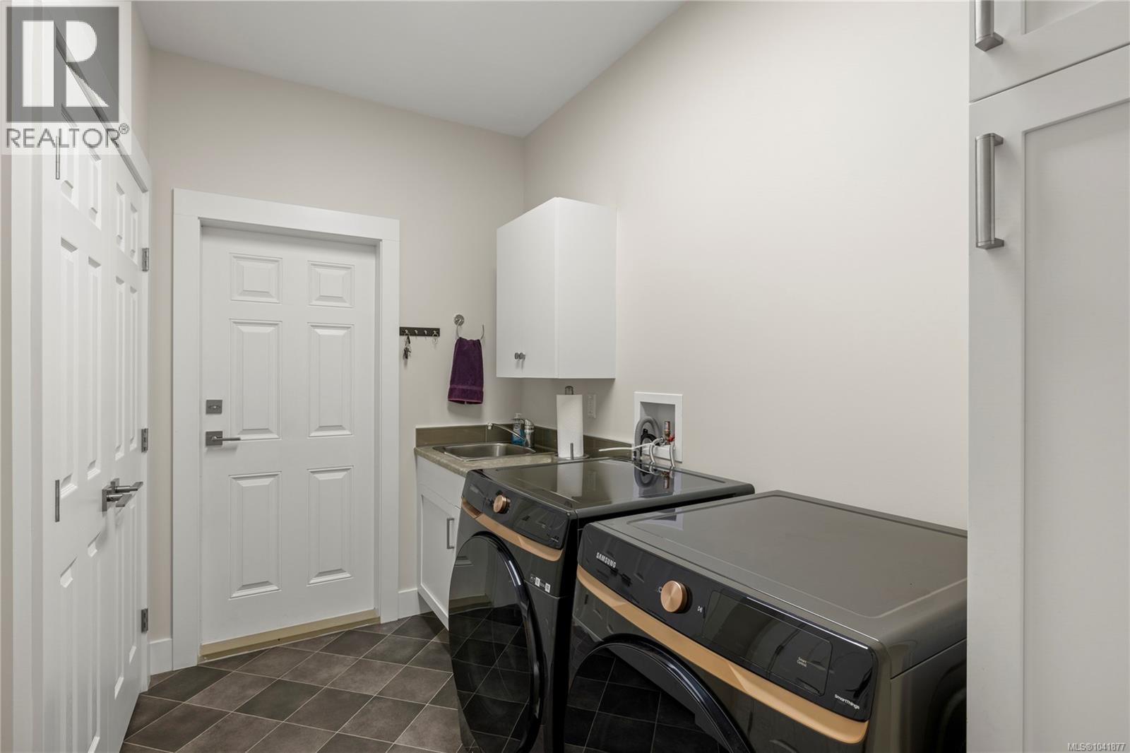 1784 Admiral Tryon Blvd - 37