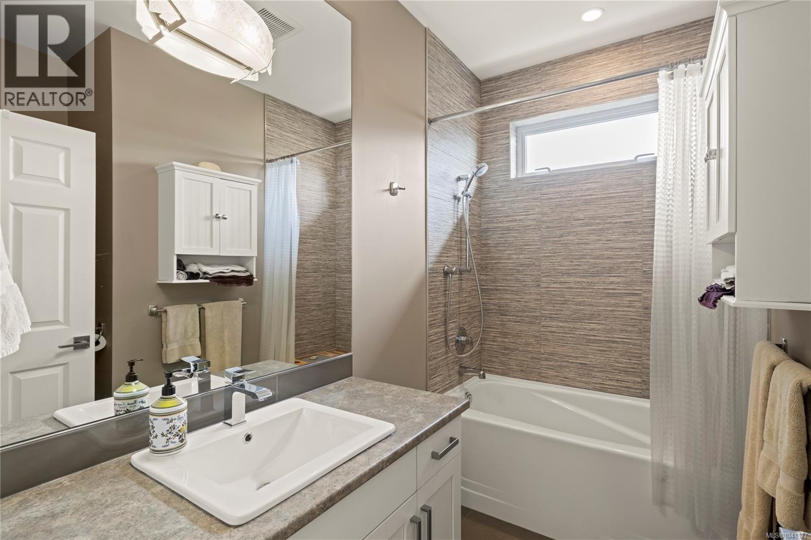 1784 Admiral Tryon Blvd - 36