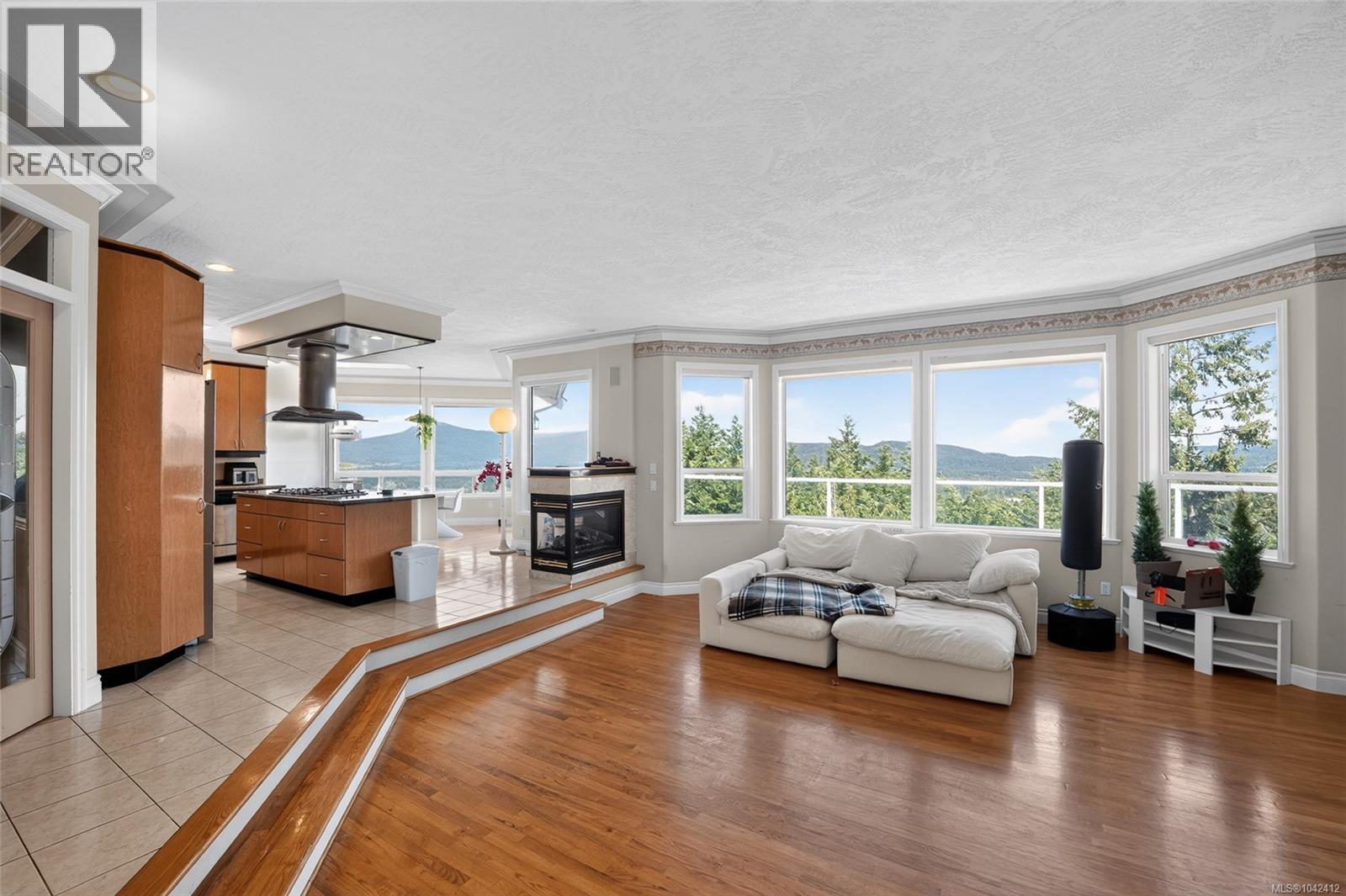 6093 Chippewa Rd - 3